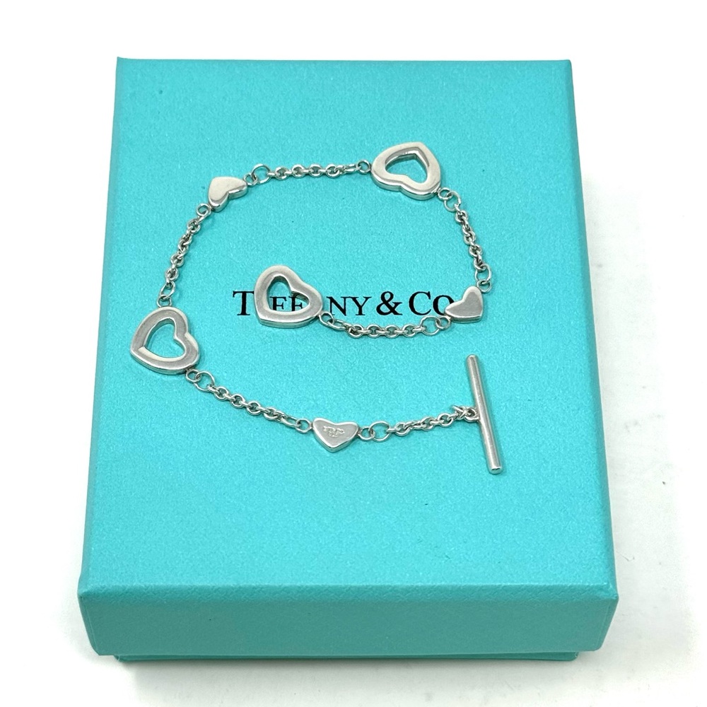 Authentic Tiffany & CO. Link Lariat Heart Bracelet.